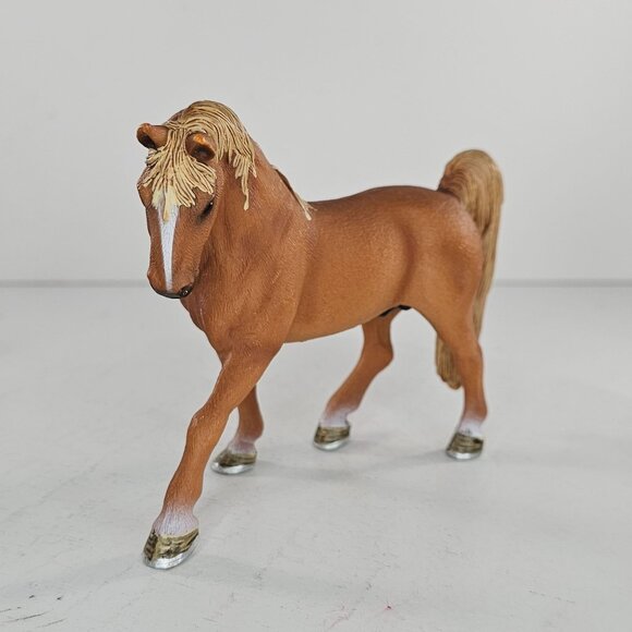 Schleich Tennessee Walker Stallion Chestnut Horse #13631 - Picture 2 of 7